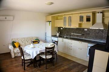 Фото номера Апартаменты Гостевой дом Guest House Arima г. Sushina 3